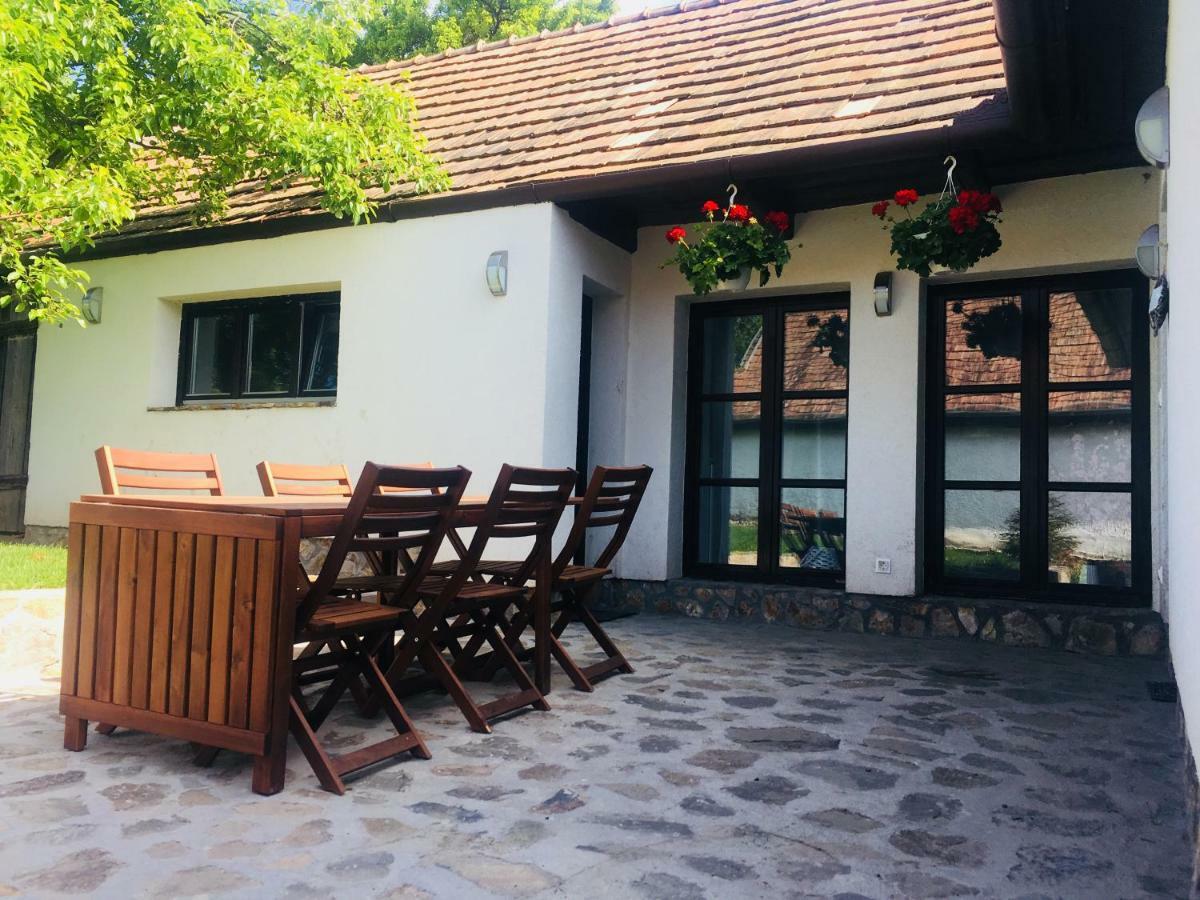 Rakoczi12 Vendeghaz Villa Hollókő Buitenkant foto